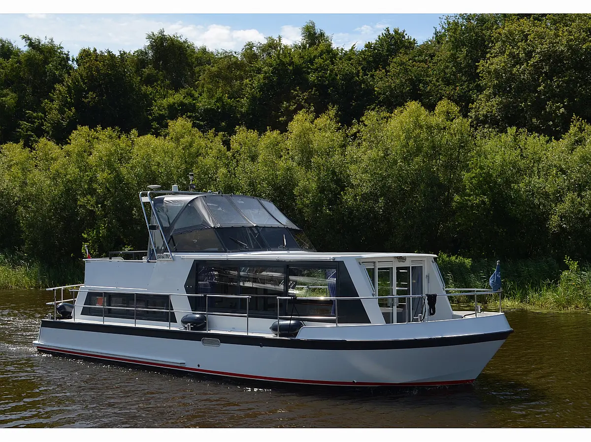 Safari Houseboat 1050
